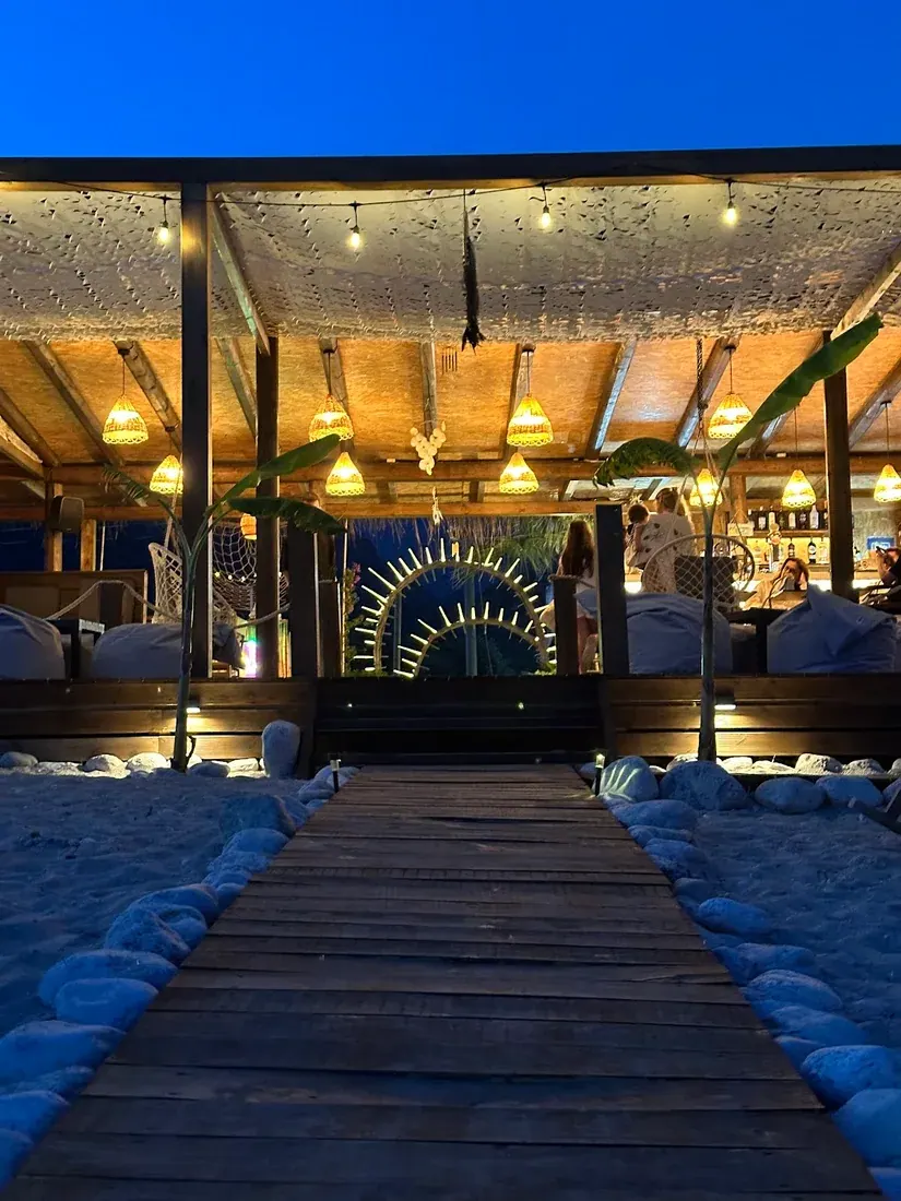Paralian Beach Bar — photo 2