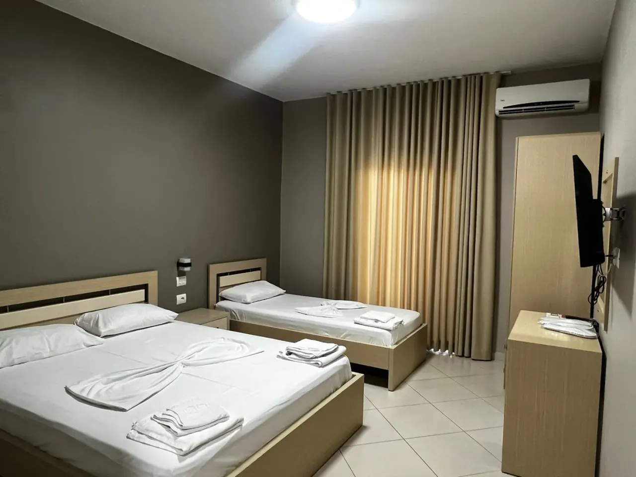 Season Inn — view 2